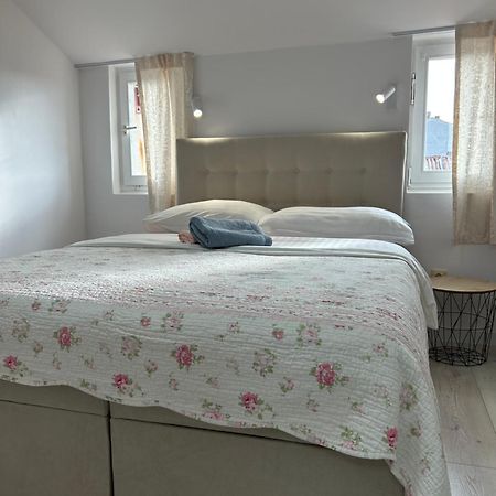 Apartments Oliva Πόρετς Εξωτερικό φωτογραφία
