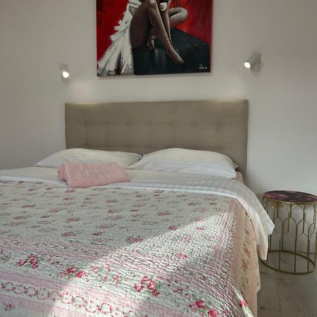 Apartments Oliva Πόρετς Εξωτερικό φωτογραφία