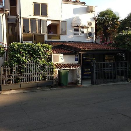 Apartments Oliva Πόρετς Εξωτερικό φωτογραφία