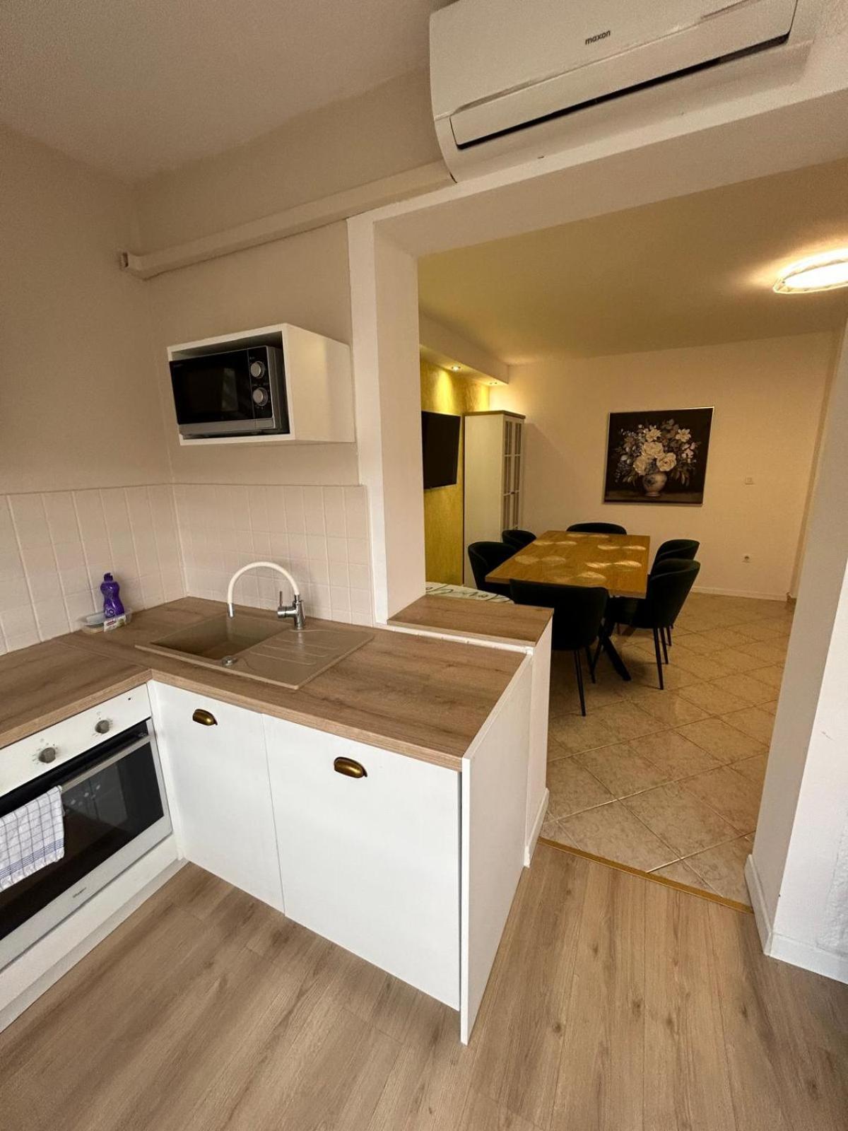Apartments Oliva Πόρετς Εξωτερικό φωτογραφία
