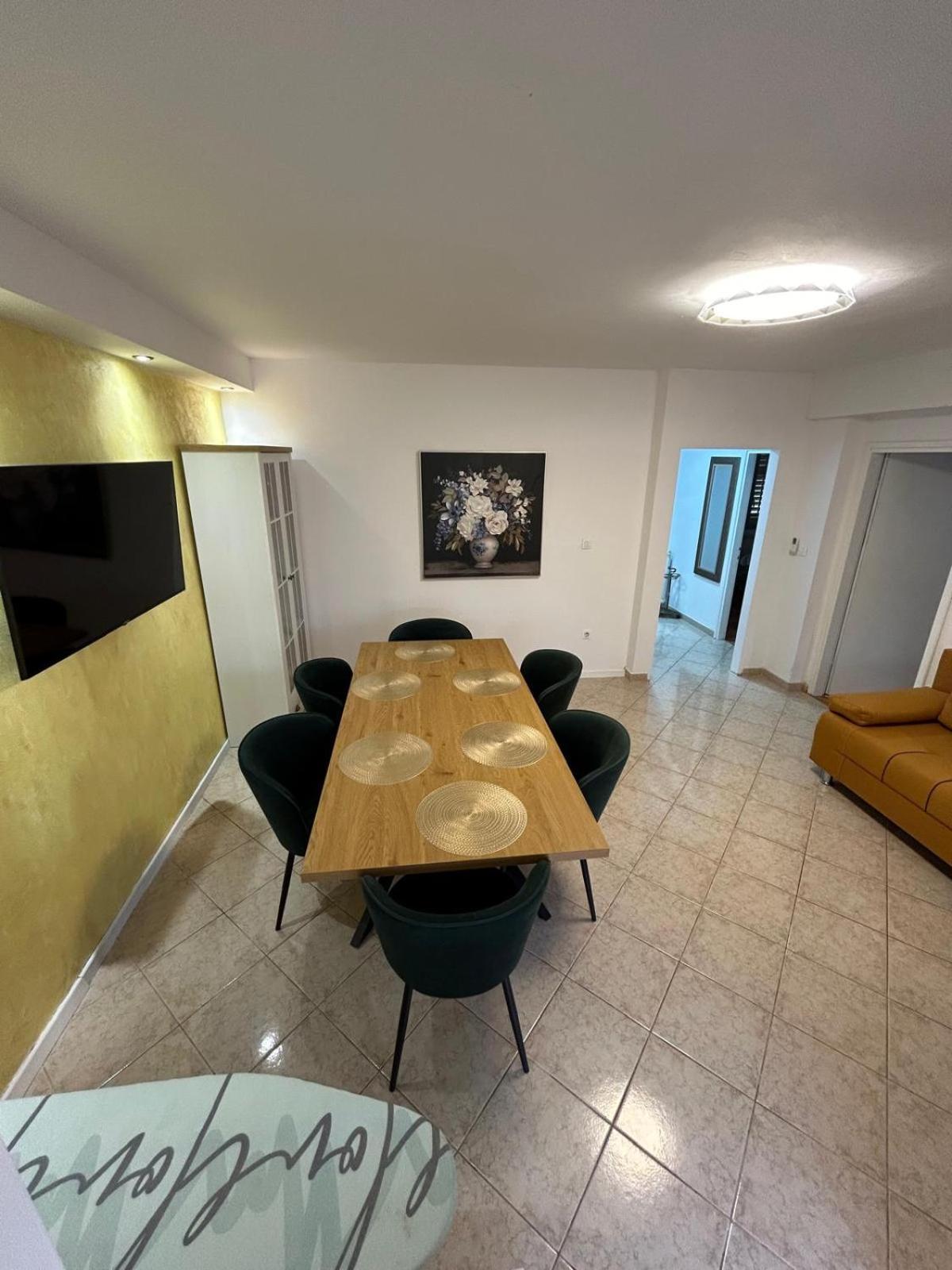 Apartments Oliva Πόρετς Εξωτερικό φωτογραφία
