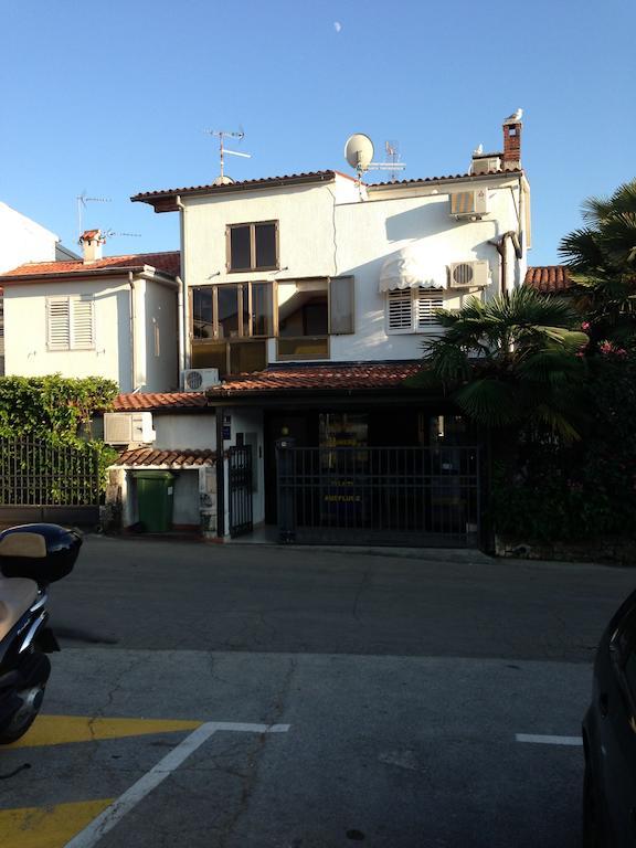 Apartments Oliva Πόρετς Εξωτερικό φωτογραφία